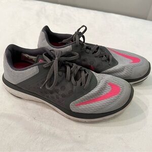 Nike FS Lite Run 3 Running Shoes Sneakers Women’s 9 Gray Pink